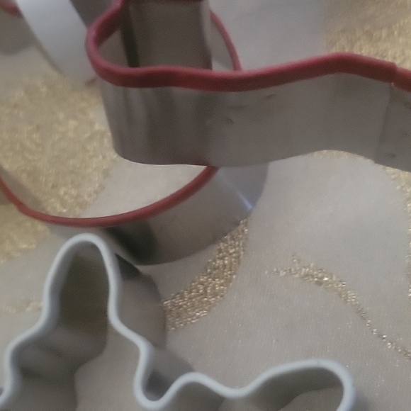 NWT Threshold 3 Metal Christmas Cookie Cutters Santa Snowman Snowflake - Picture 3 of 6